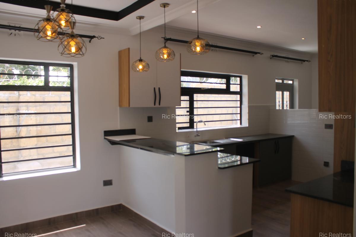 3 Bed House with En Suite at Merisho Road - 8