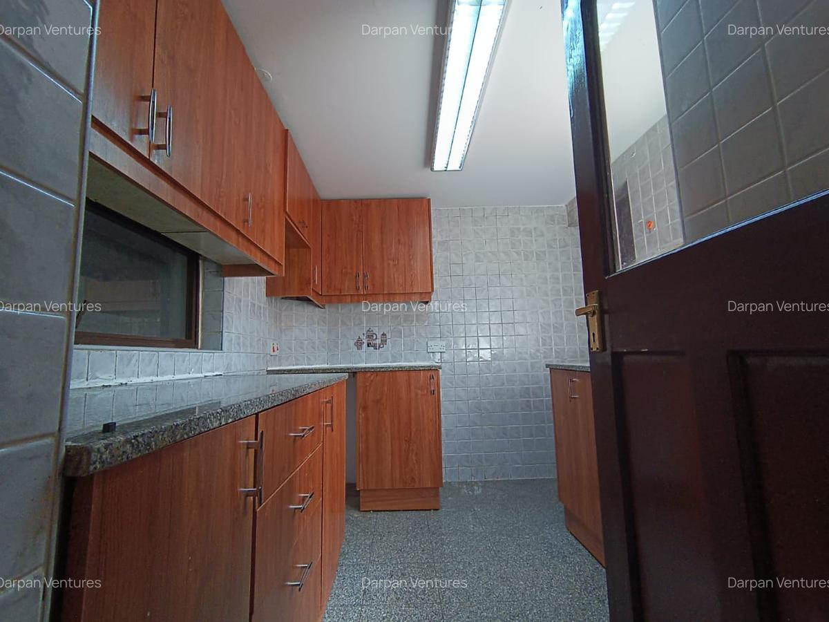 1 Bed Apartment with En Suite in Westlands Area - 4