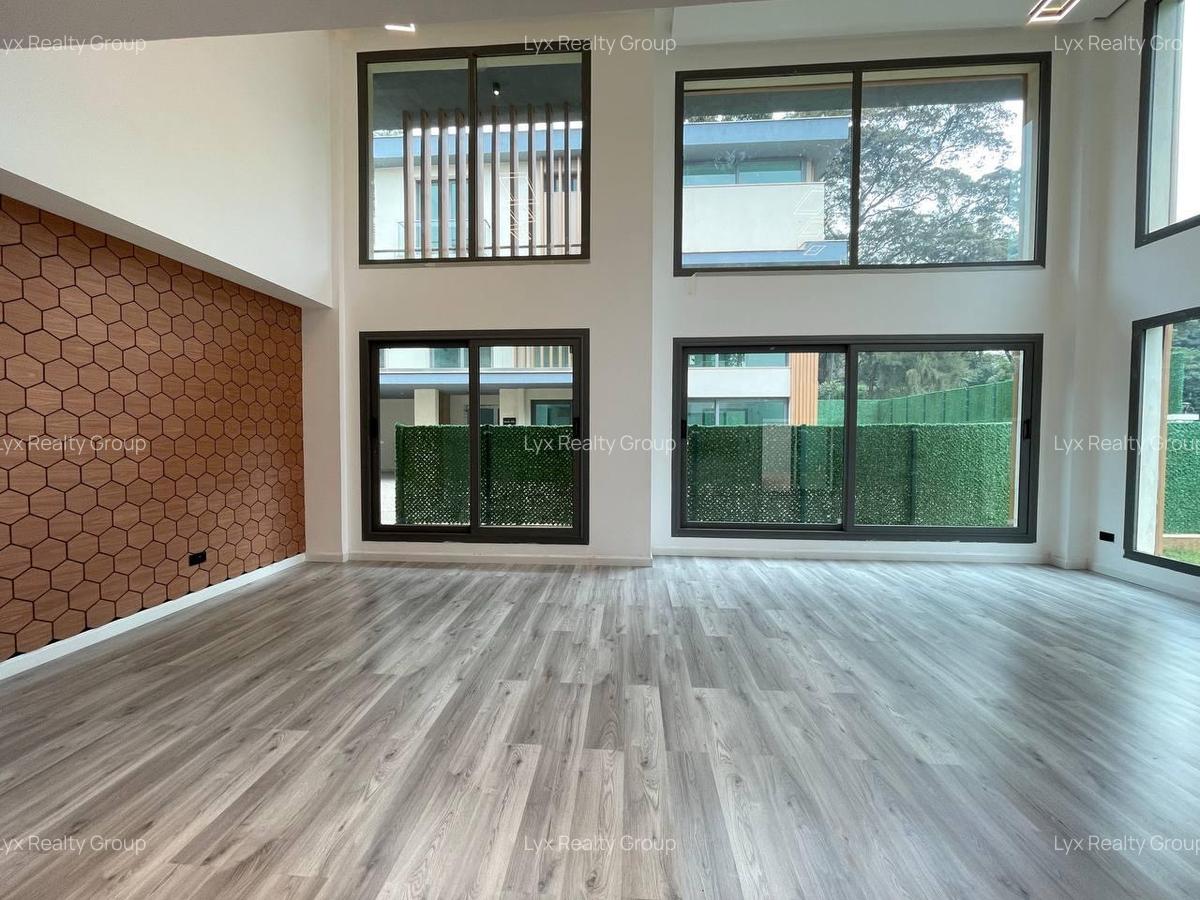 5 Bed Villa with En Suite in Lavington - 2