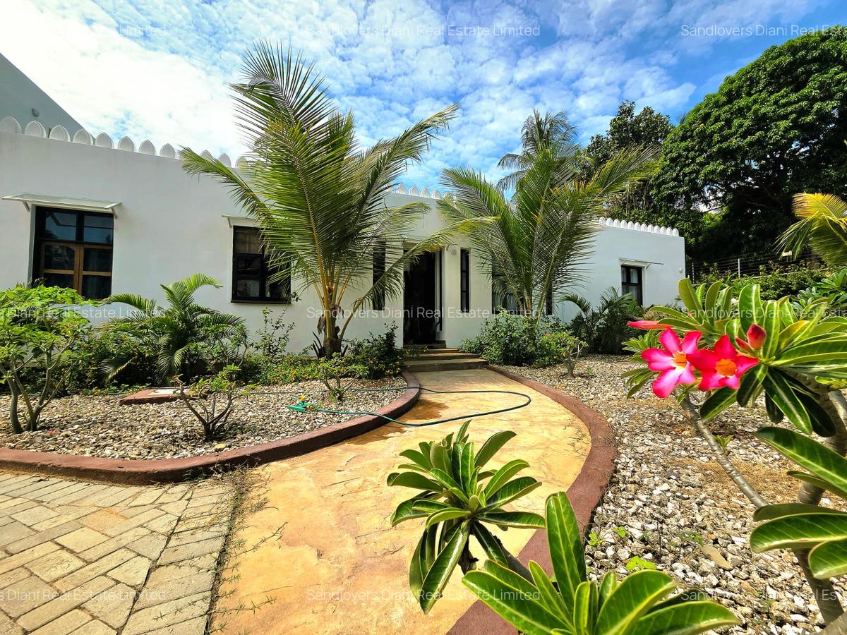 3 Bed Villa with En Suite in Diani - 2