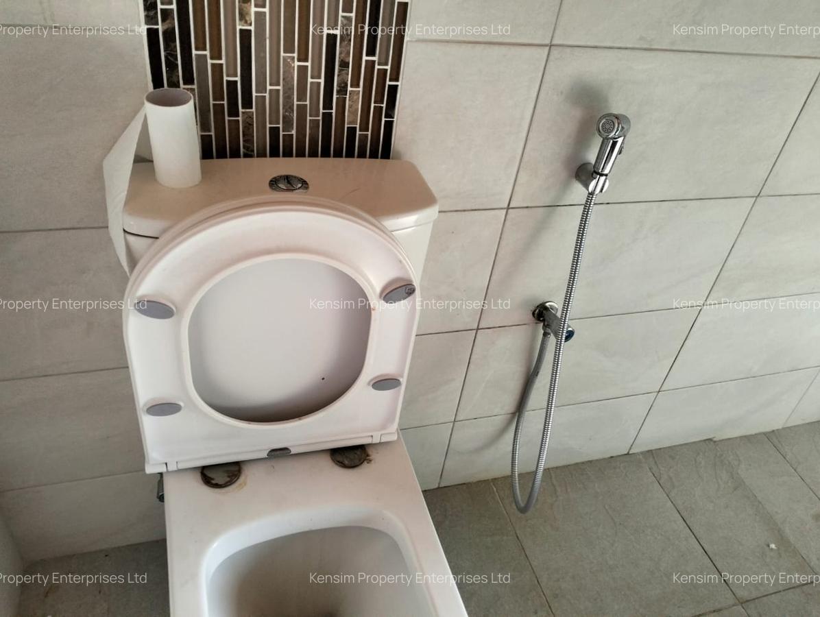 5 Bed Townhouse with En Suite in Runda - 3