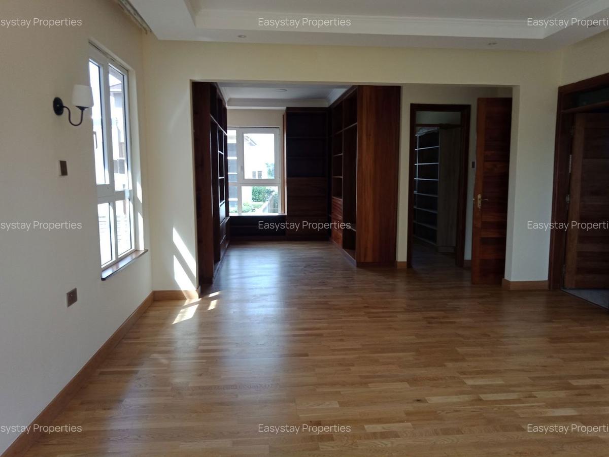 4 Bed Villa with En Suite in Runda - 10