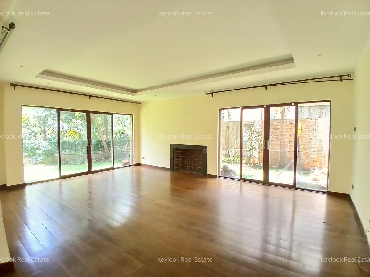 5 Bed Townhouse with En Suite at Lavington - 8