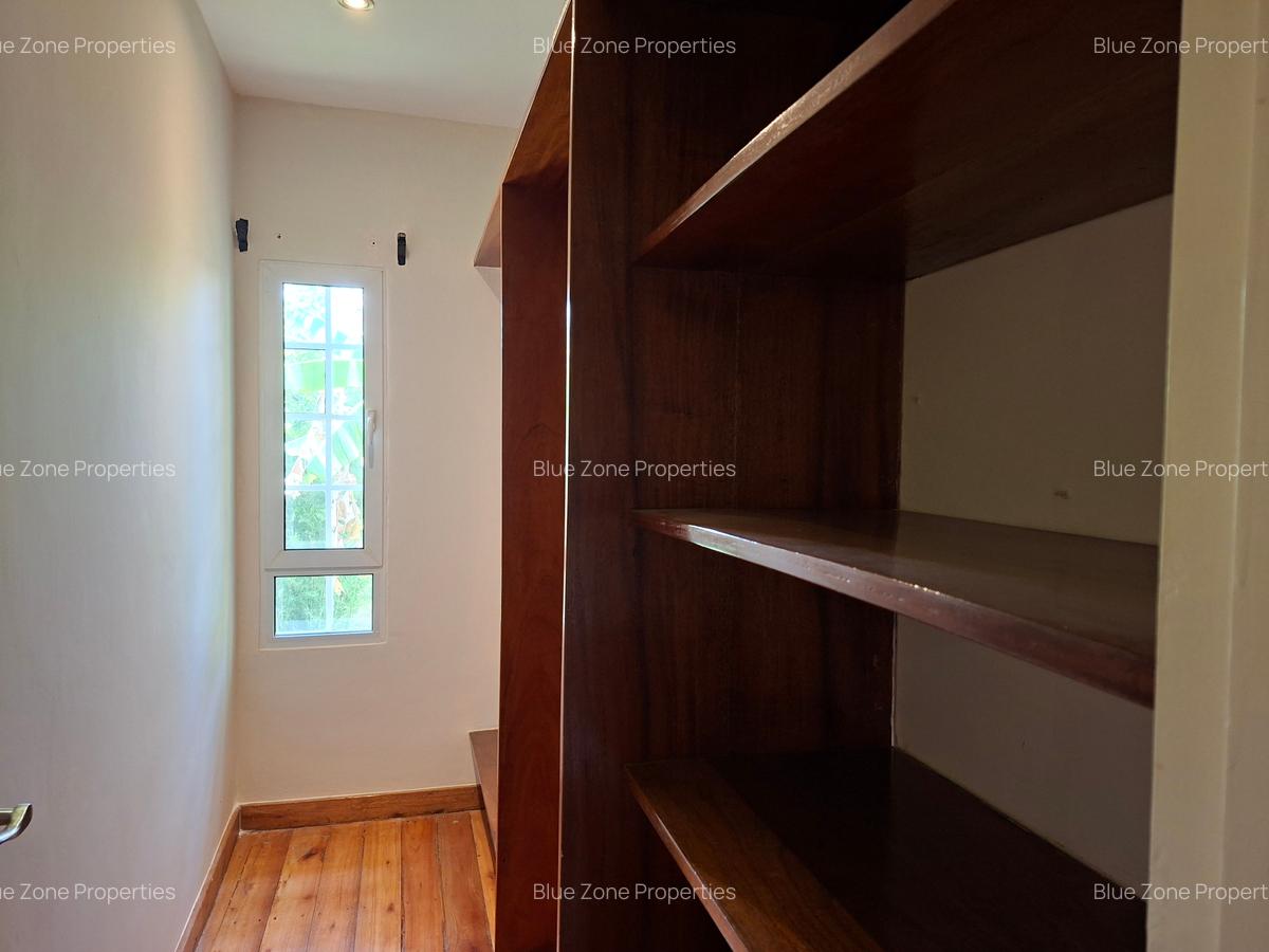 3 Bed Villa with En Suite at Off Ridgeways Rd - 20