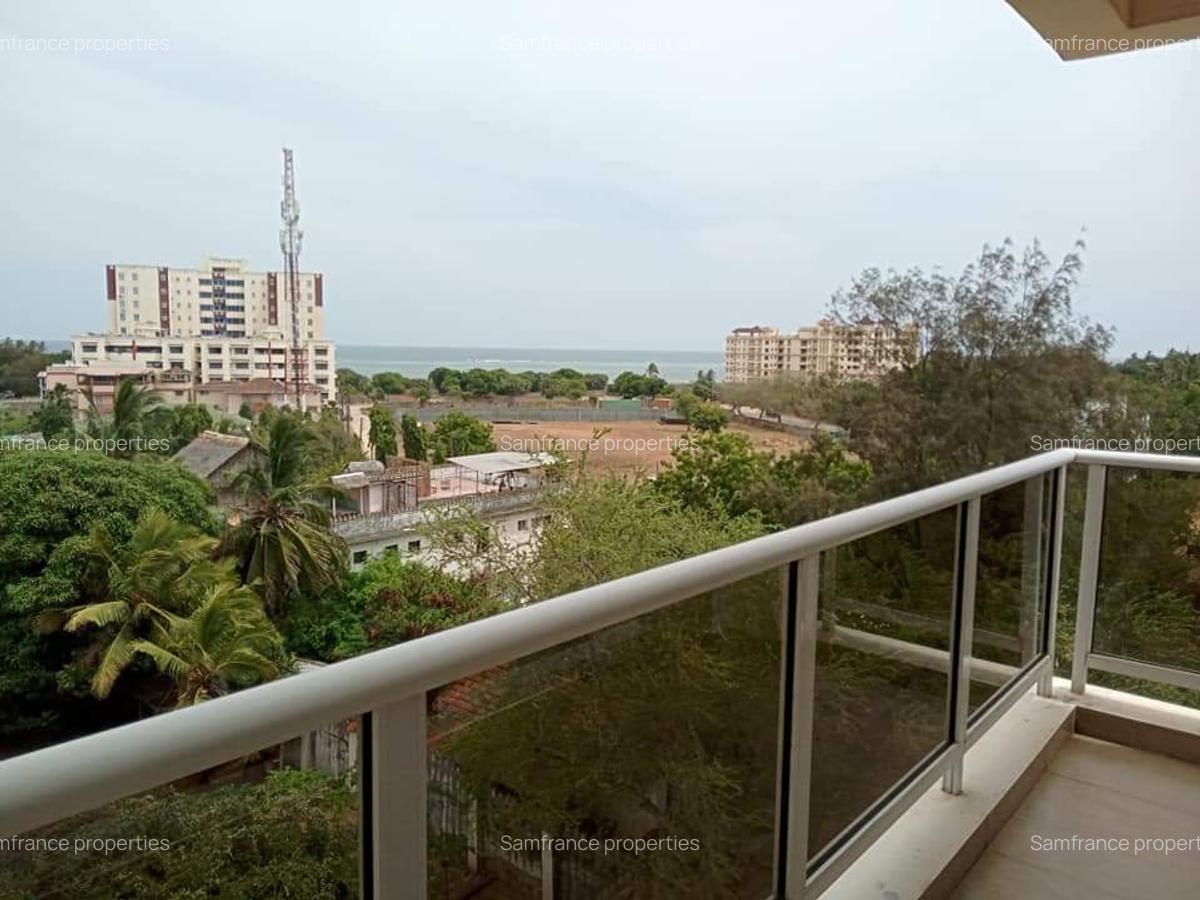 Serviced 3 Bed Apartment with En Suite at Citymall - 4