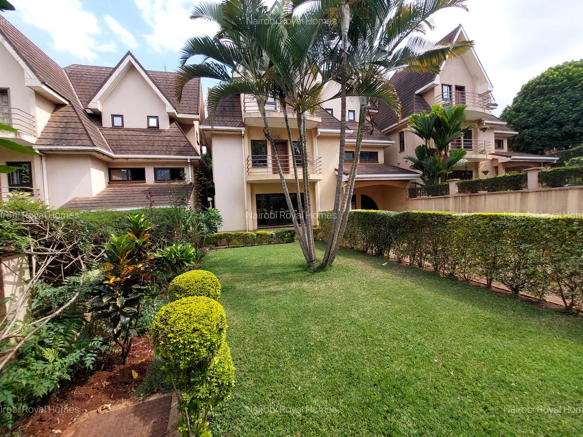 5 Bed Townhouse with En Suite at Lavington - 4