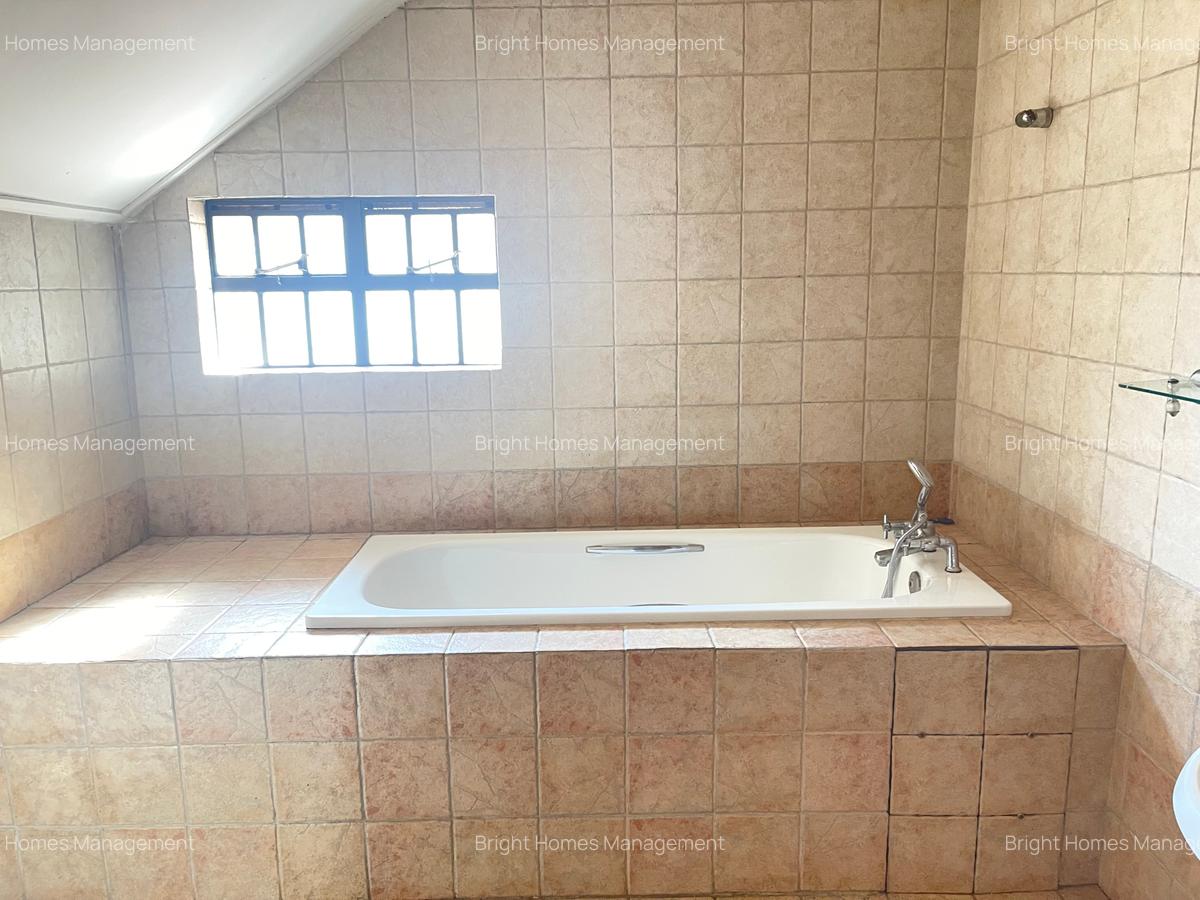 4 Bed Apartment with En Suite in Lavington - 8