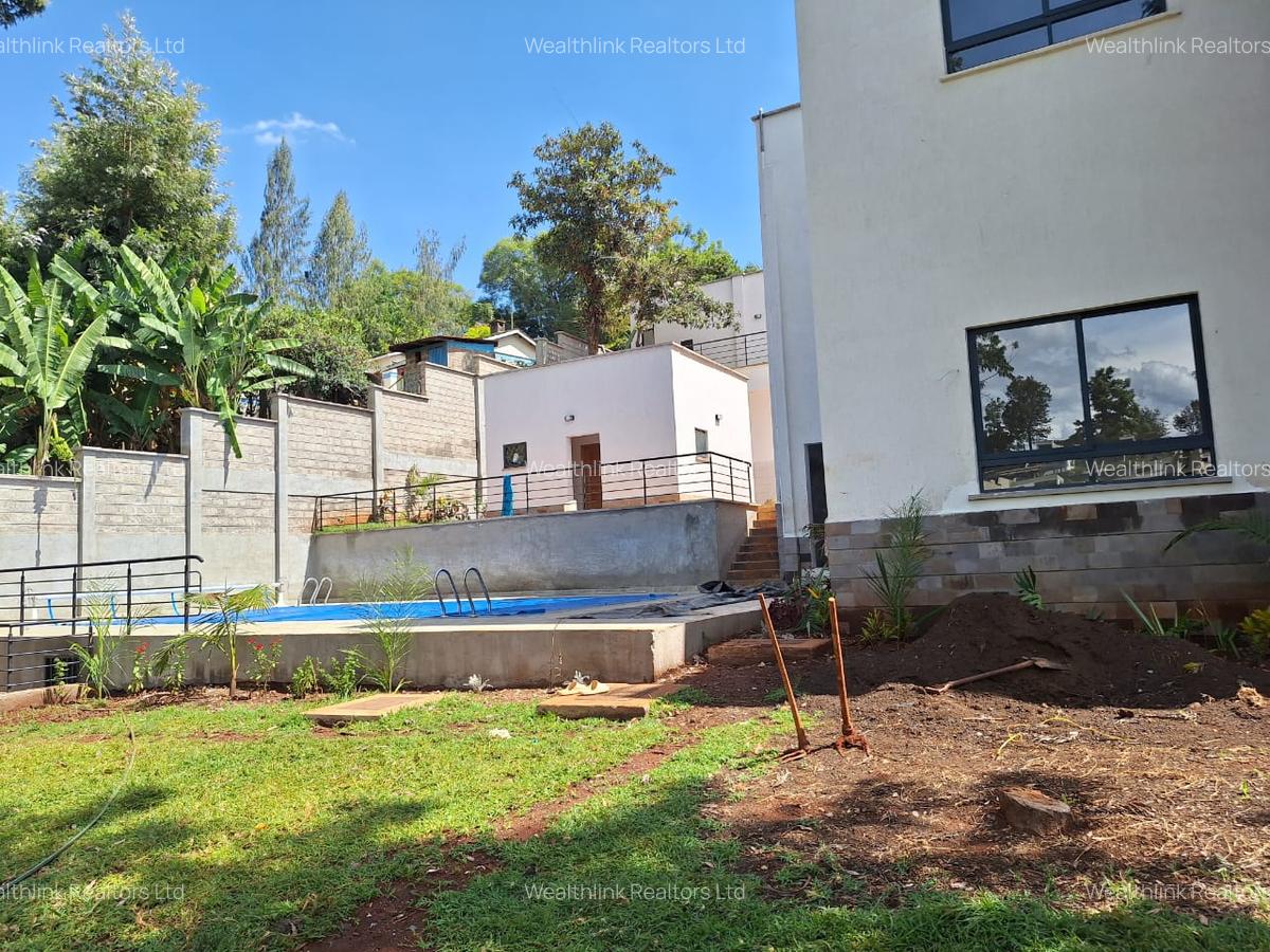 5 Bed Townhouse with En Suite at Loresho - 14