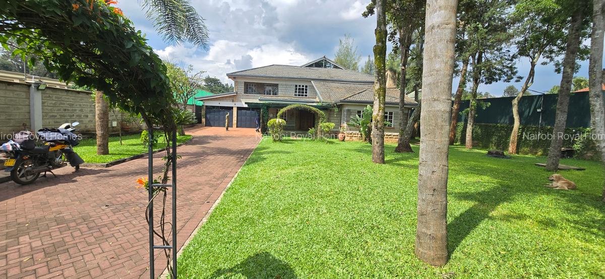 4 Bed House with En Suite at Mimosas Drive - 4
