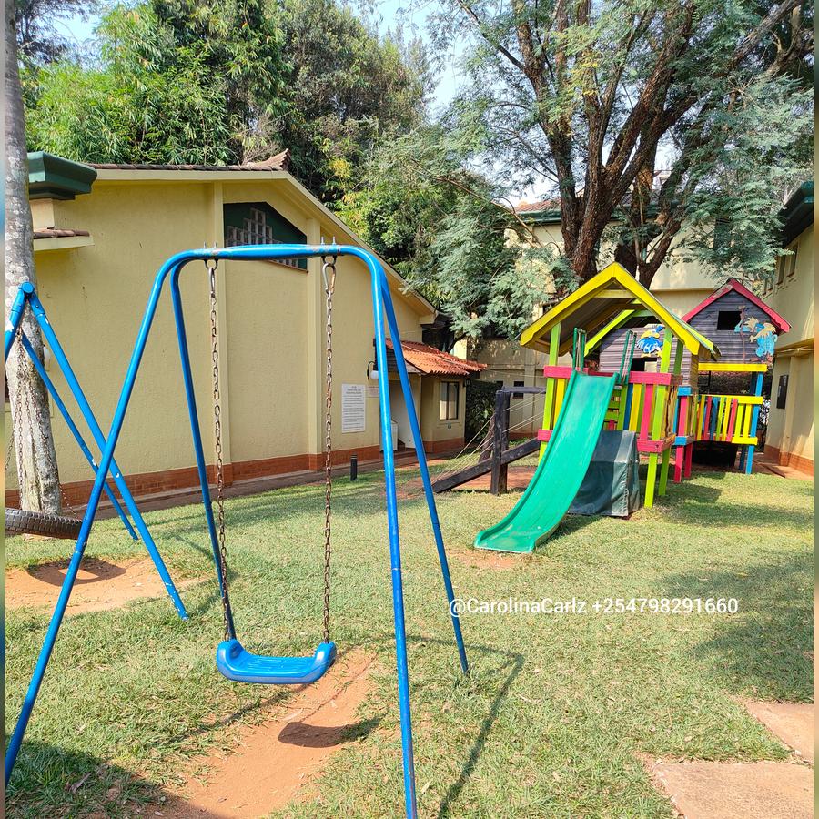4 Bed Townhouse with En Suite at Brookside Drive - 5