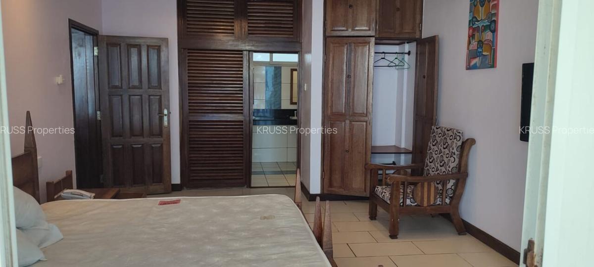 2 Bed Apartment with En Suite at As77 - 5