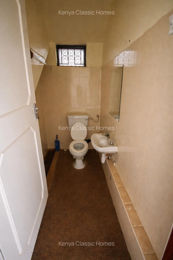 5 Bed Townhouse with En Suite at Kilimani - 9