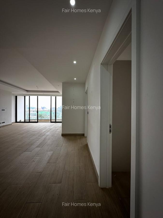 3 Bed Apartment with En Suite at Riverside Drive - 9