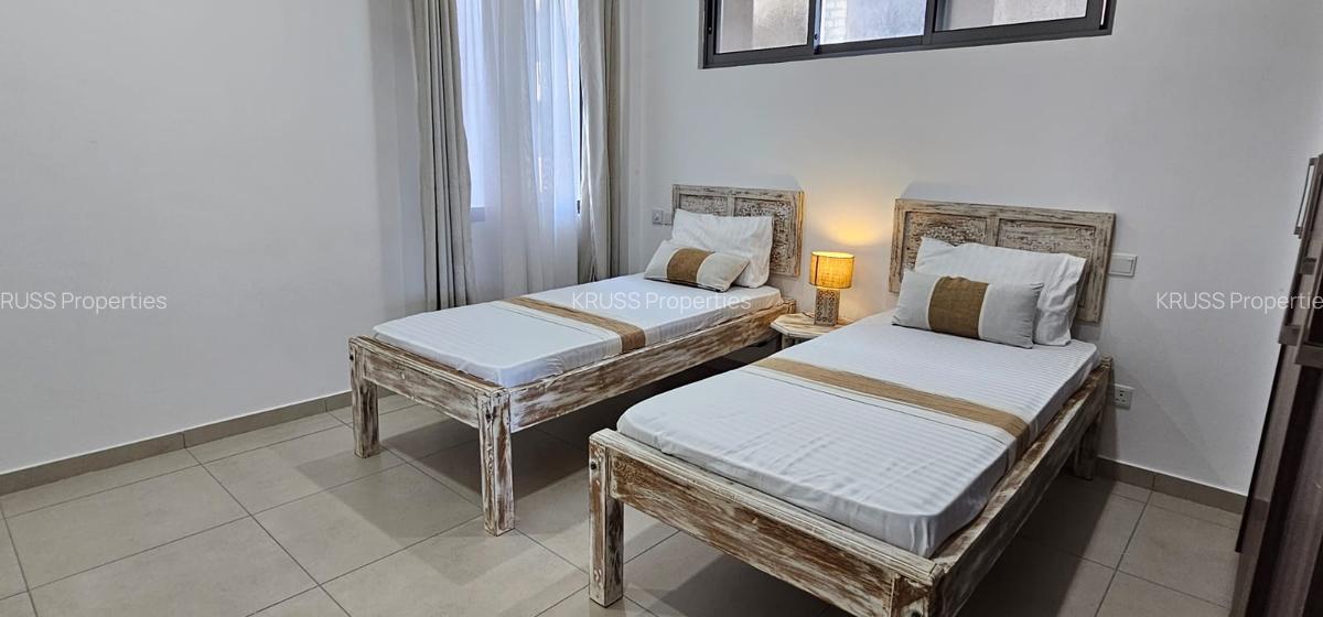 3 Bed Apartment with En Suite at As154 - 7