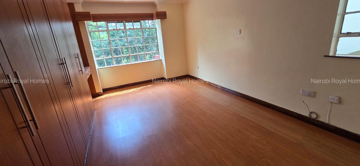 4 Bed Townhouse with En Suite at Lavington Green - 18