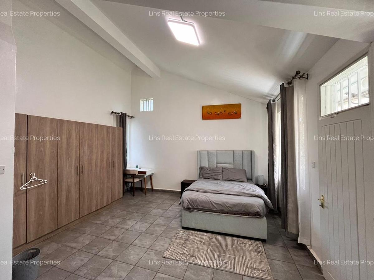 4 Bed House with En Suite in Nyari - 14