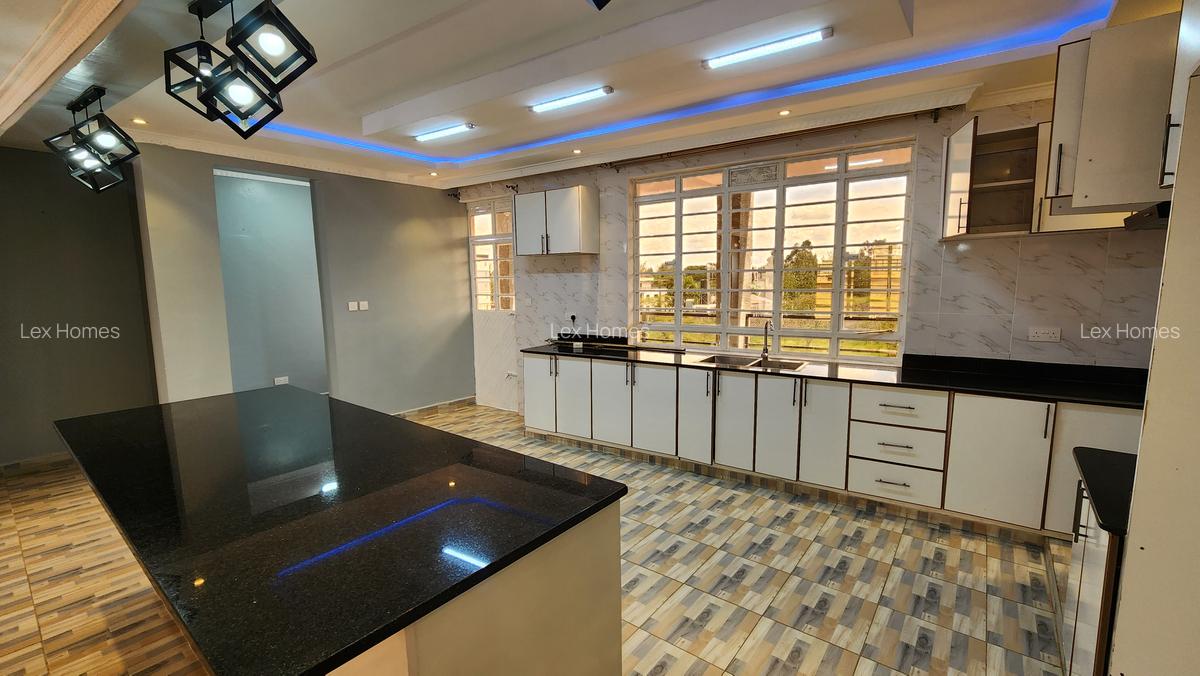 3 Bed House with En Suite at - 3