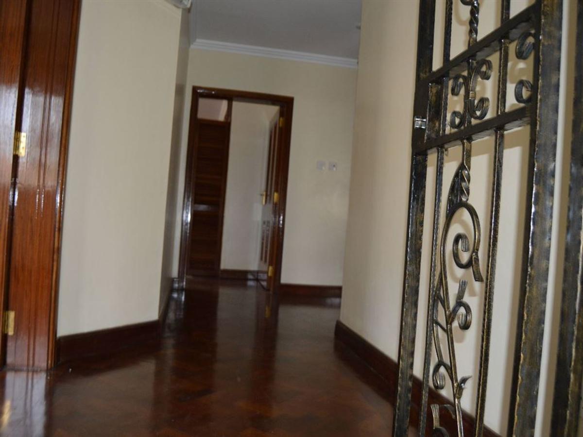 4 Bed Townhouse at Dennis Pritt/State House Road - 18