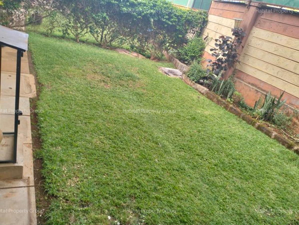 5 Bed House with En Suite in Lavington - 14