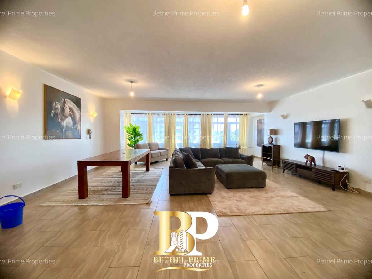 Furnished 3 Bed Apartment with En Suite in Brookside - 4