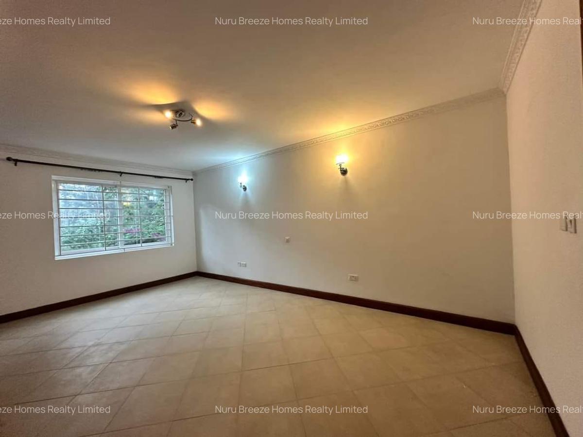 5 Bed Townhouse with En Suite in Rosslyn - 6