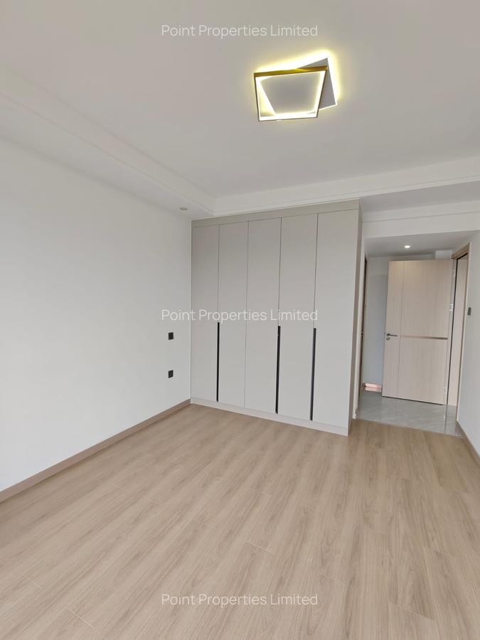 2 Bed Apartment with En Suite in Riverside - 11