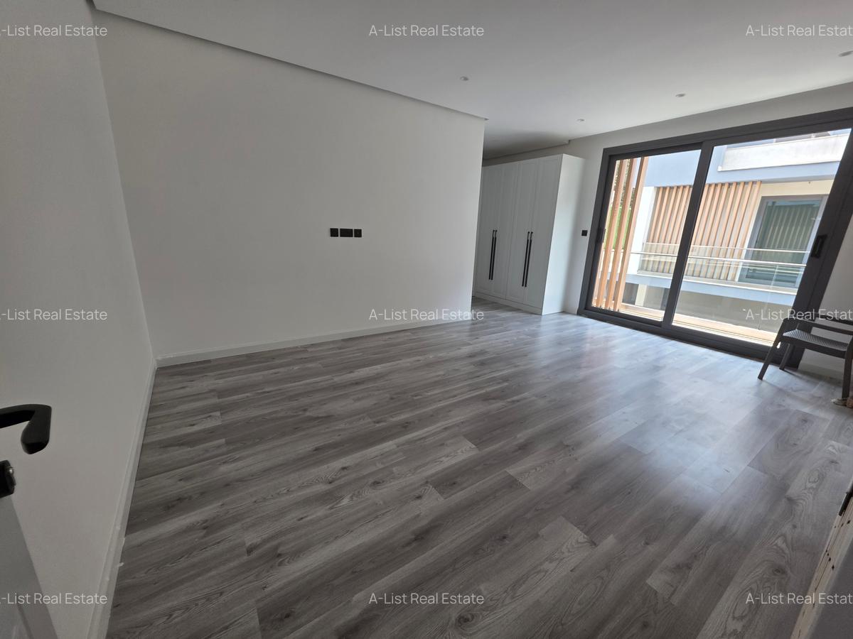 5 Bed Villa with En Suite at Chalbi Drive - 9