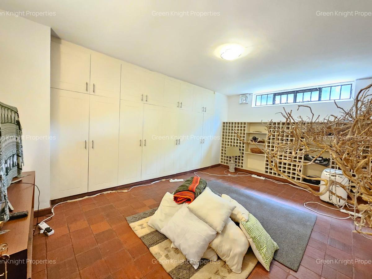 4 Bed House with En Suite in Loresho - 9