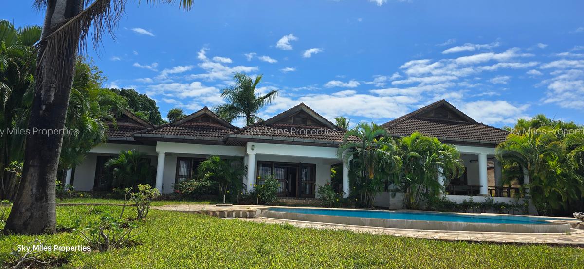 3 Bed Villa with En Suite at Kilifi - 4