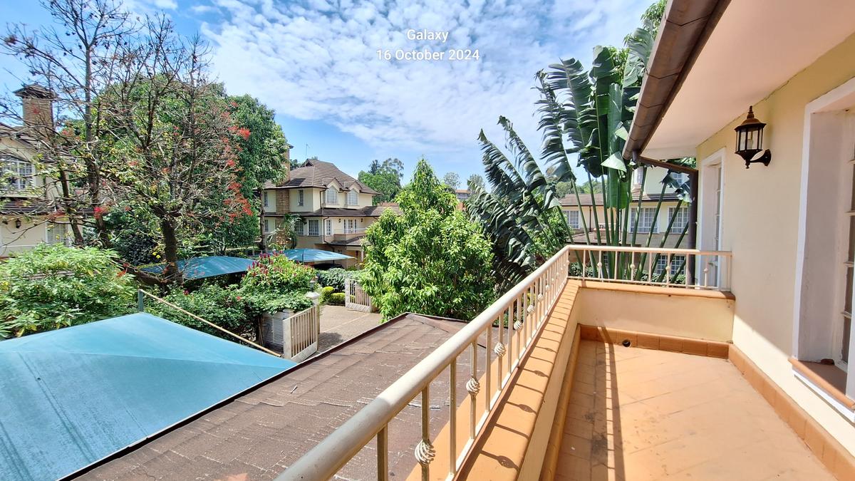 5 Bed Townhouse with En Suite in Lavington - 10