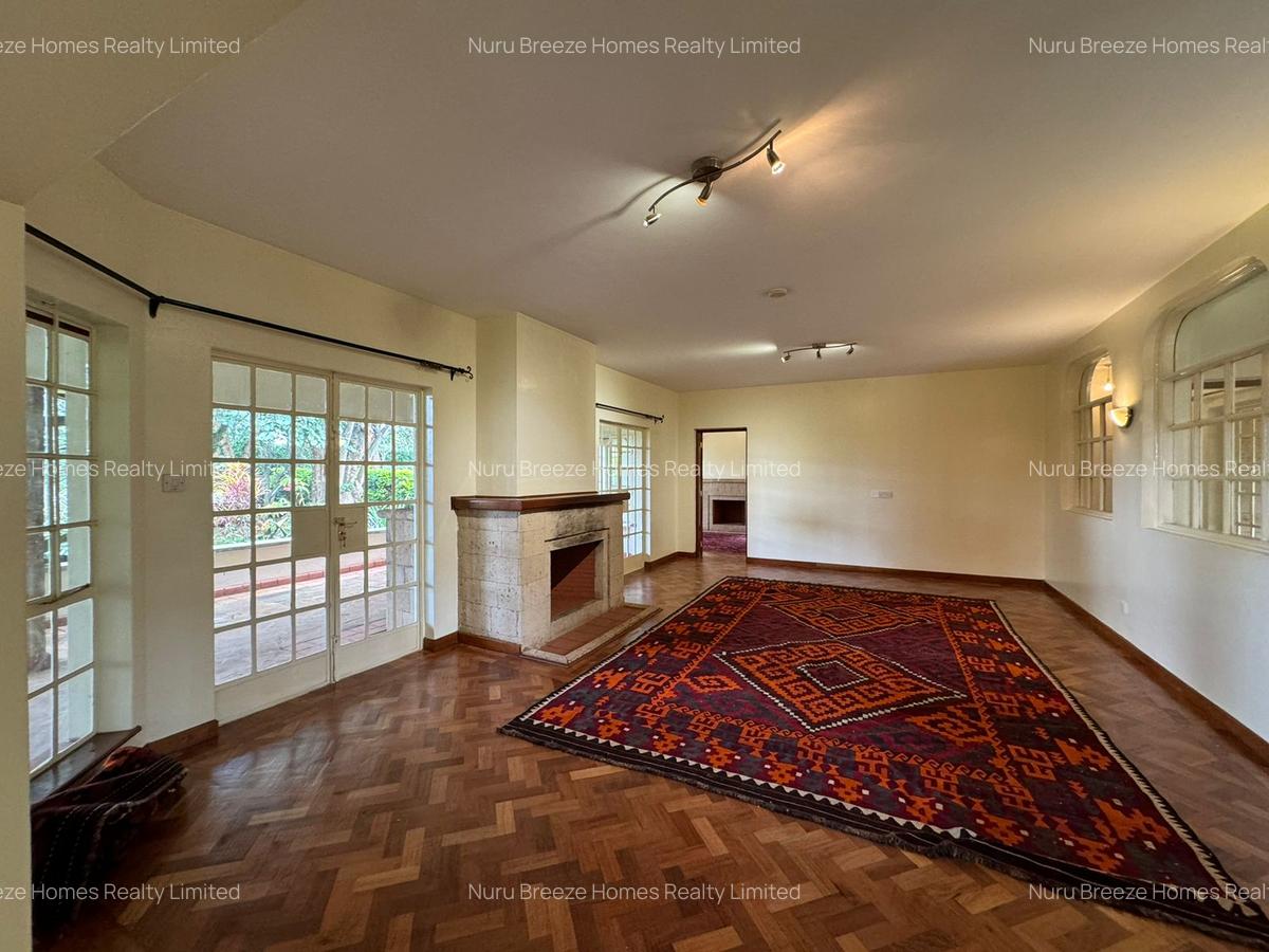 5 Bed Townhouse with En Suite in Rosslyn - 2