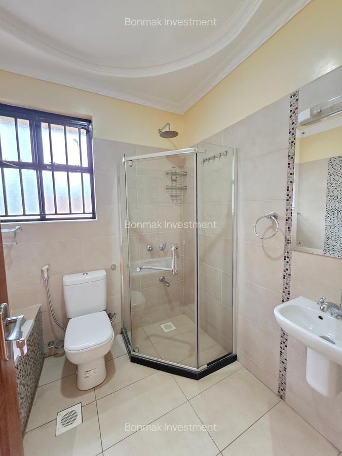 4 Bed Townhouse with En Suite at Lavington Green - 19