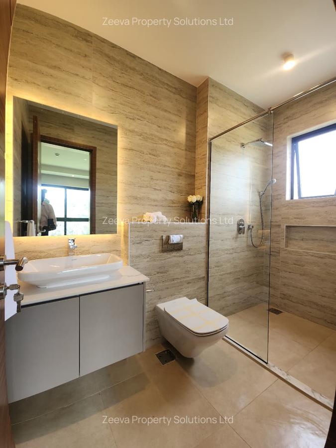 3 Bed Apartment with En Suite in Riverside - 13