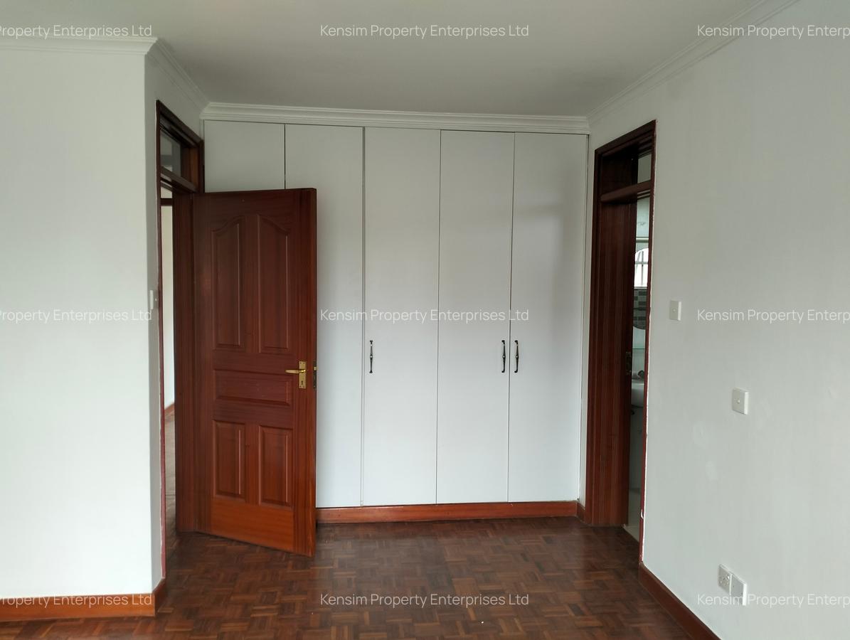 4 Bed Townhouse with En Suite in Nyari - 11