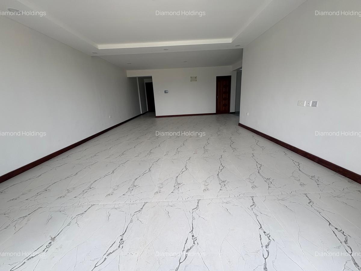 3 Bed Apartment with En Suite in Parklands - 12