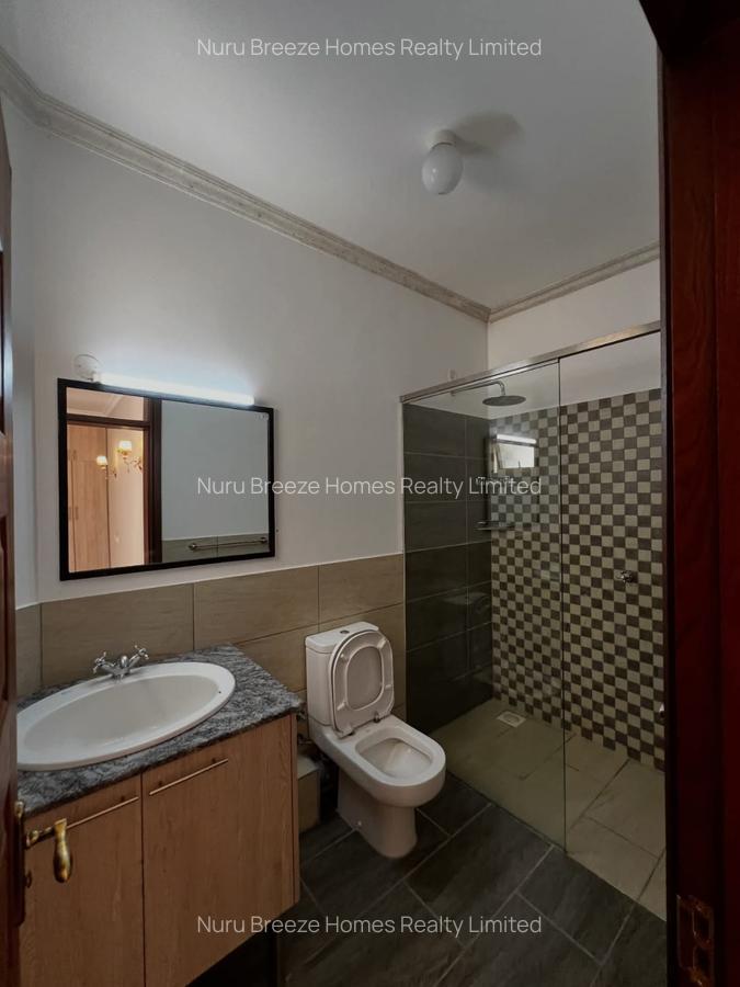 3 Bed Apartment with En Suite in Riverside - 12