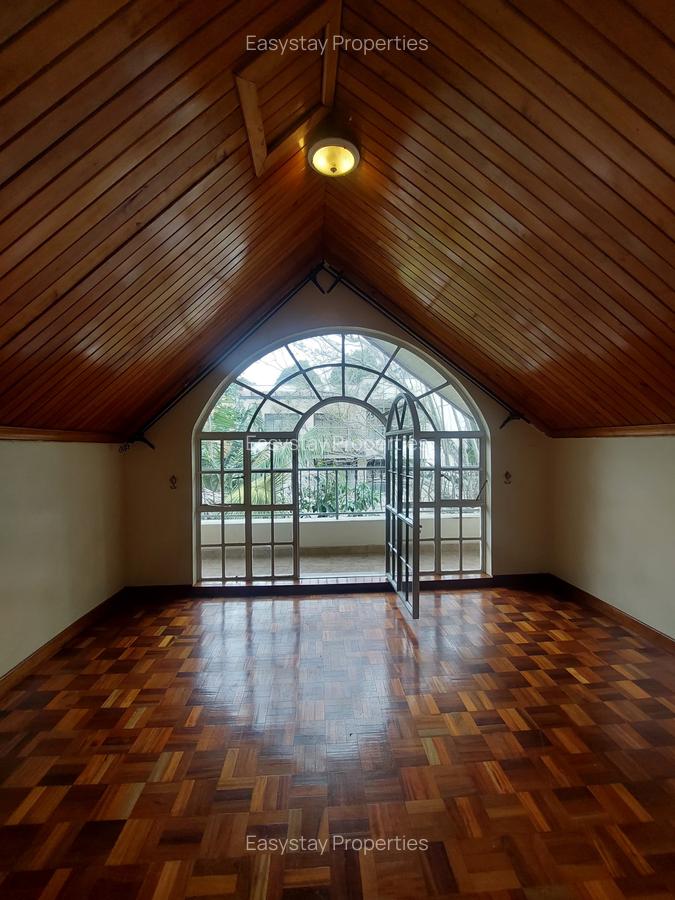 4 Bed Townhouse with En Suite in Lavington - 9