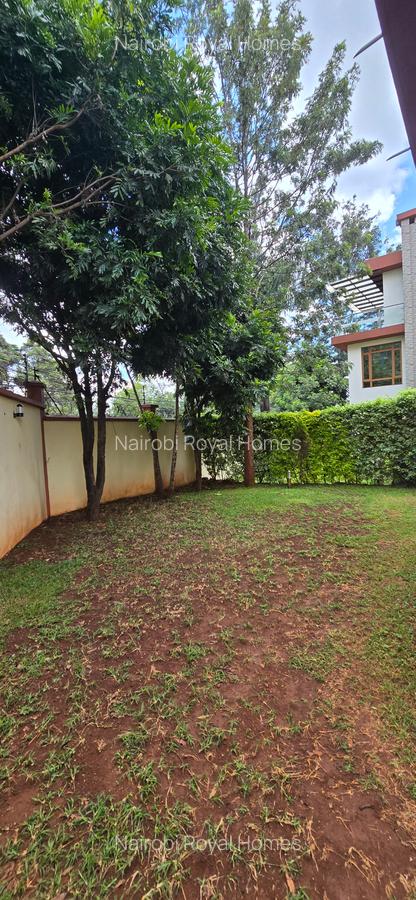 5 Bed Townhouse with En Suite at Lavington - 15