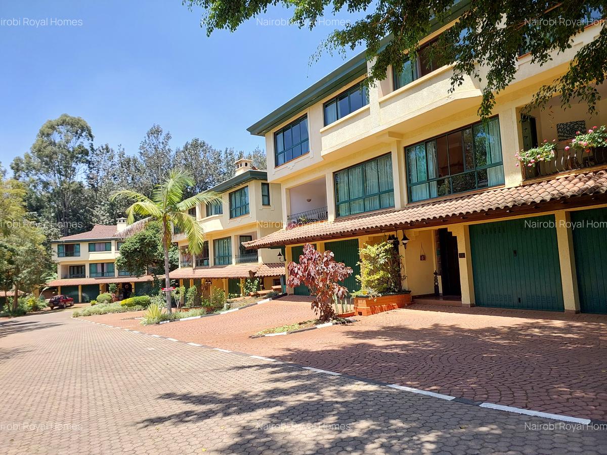 4 Bed House with En Suite at Y67 - 2