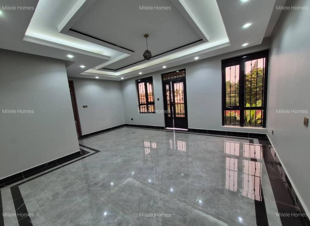 5 Bed Villa with En Suite in Runda - 4