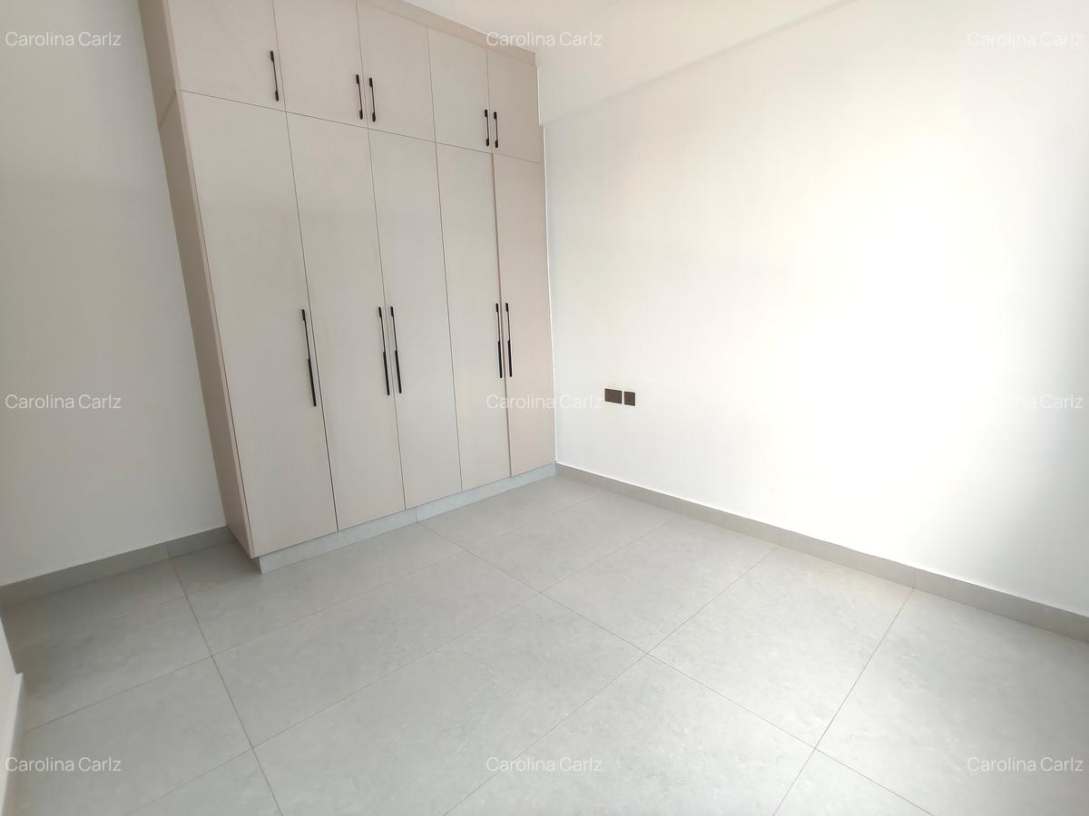 3 Bed Apartment with En Suite in Brookside - 9