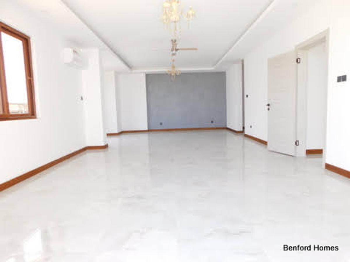 3 Bed Apartment with En Suite at Nyali - 9