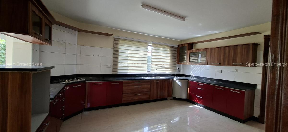 5 Bed Townhouse with En Suite in Westlands Area - 8