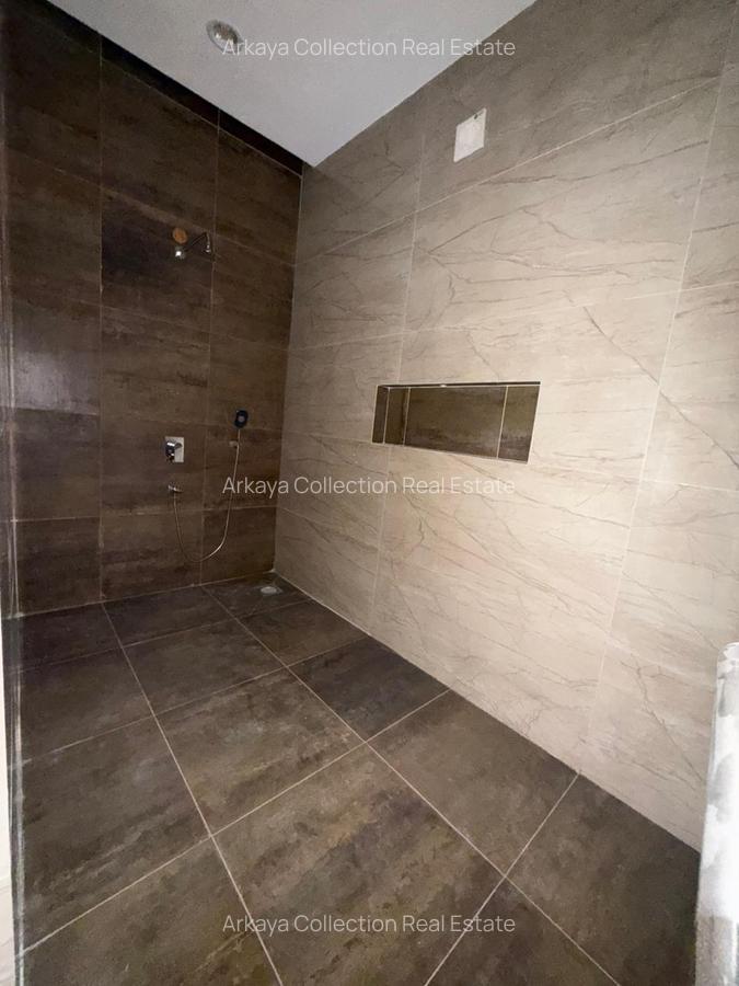 5 Bed Townhouse with En Suite in Lavington - 15