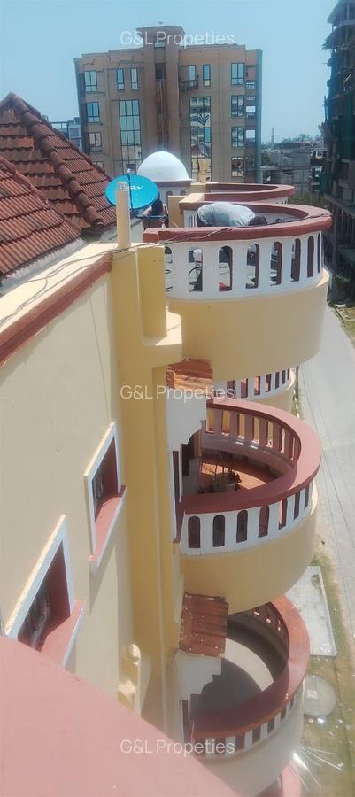 4 Bed Apartment with En Suite at Links Road - 1