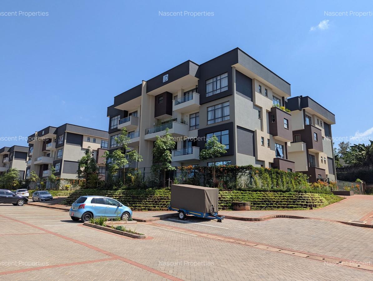 4 Bed Apartment with En Suite in Rosslyn - 1