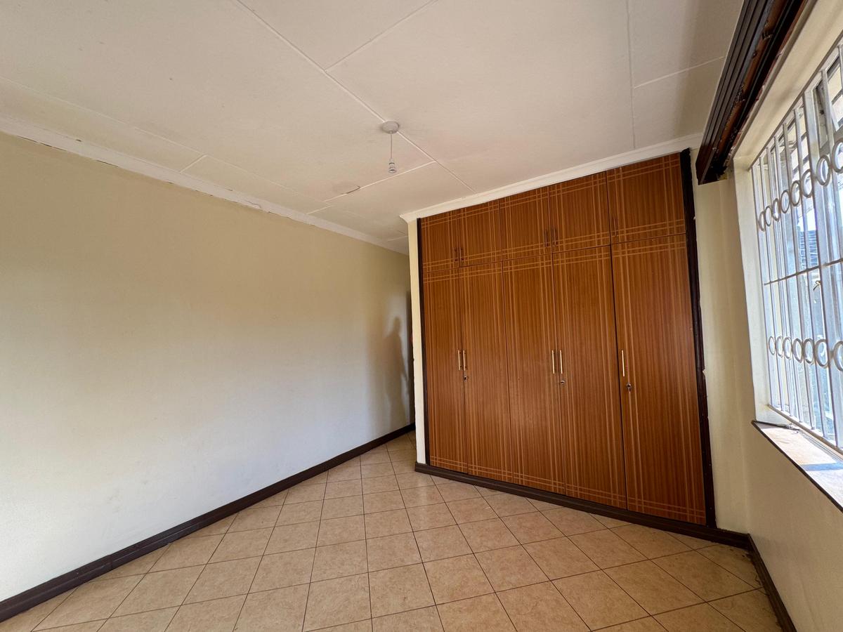 4 Bed House with En Suite in Runda - 16