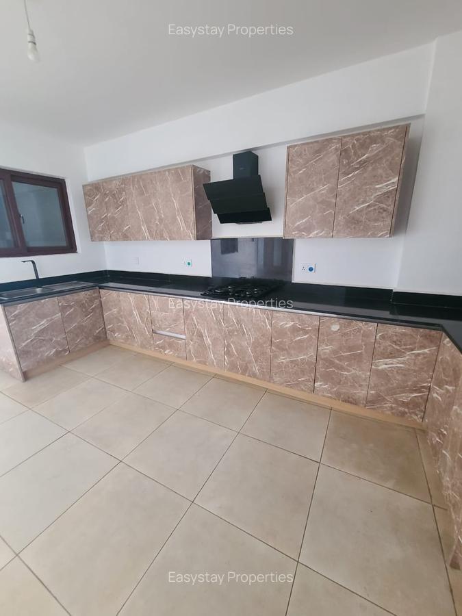 3 Bed Apartment with Swimming Pool at School Lane - 18