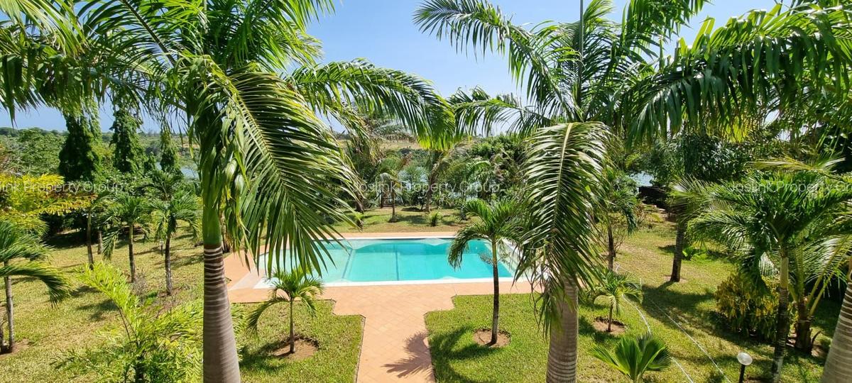 Serviced 4 Bed Apartment with En Suite in Nyali Area - 9