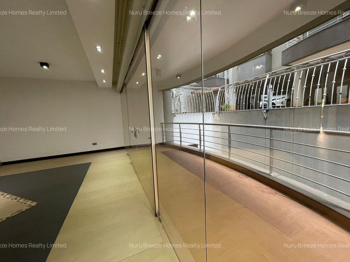 3 Bed Apartment with En Suite in Riverside - 16